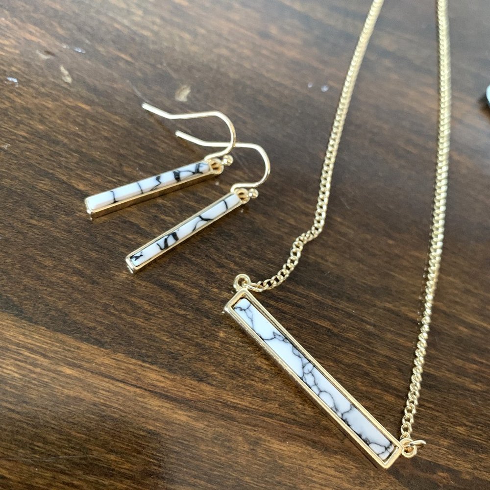 NEW mintMONGOOSE  SET Necklace & Earring (Gold-Tone)